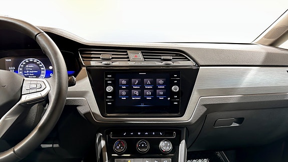 Volkswagen Touran 9 of 22