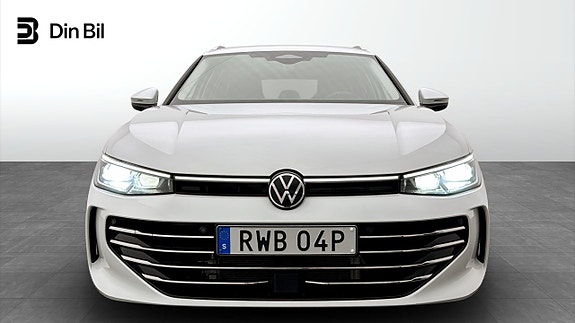 Volkswagen Passat 4 of 19