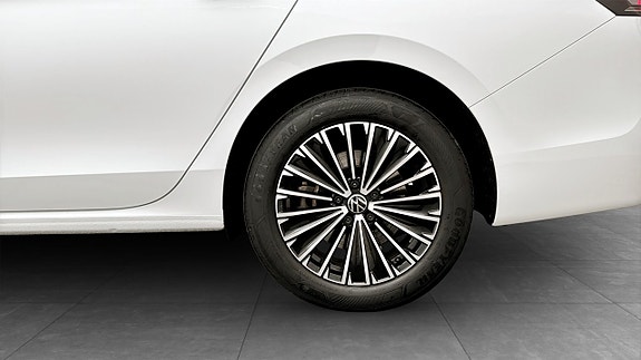 Volkswagen Passat 6 of 19