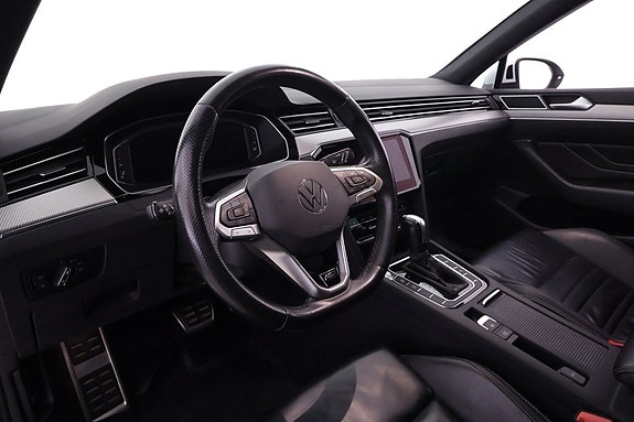 Volkswagen Passat 14 of 24