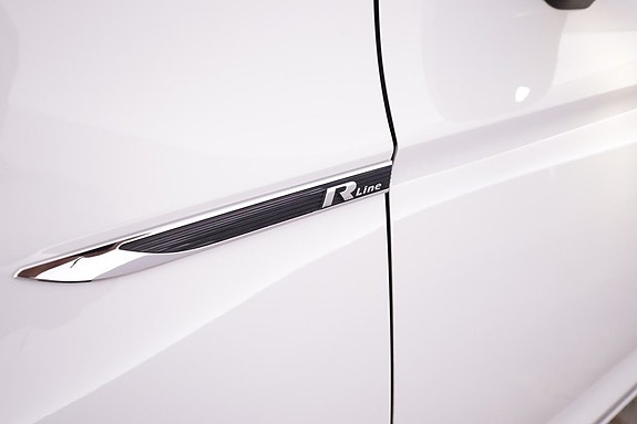 Volkswagen Passat 18 of 24