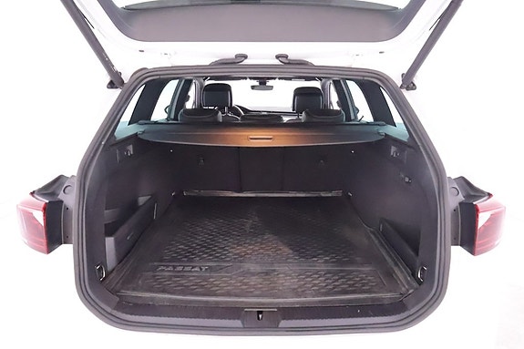 Volkswagen Passat 9 of 24