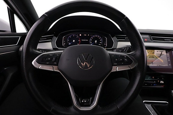Volkswagen Passat 21 of 24