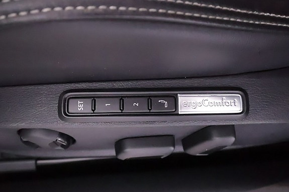 Volkswagen Passat 12 of 24