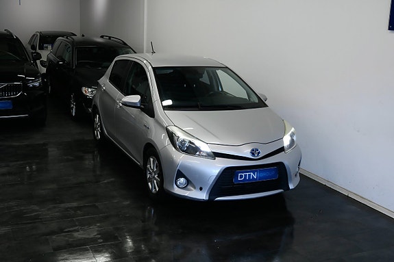 Toyota Yaris 5 of 15