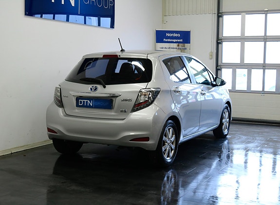 Toyota Yaris 3 of 15