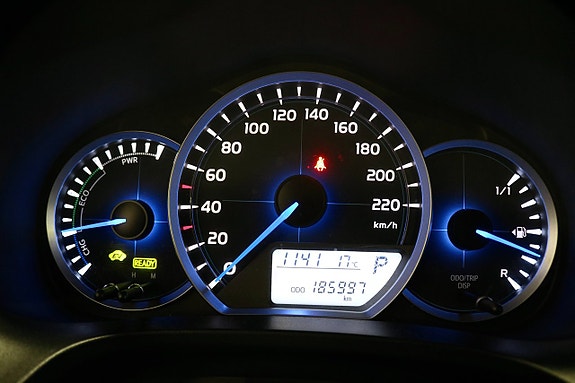 Toyota Yaris 11 of 15