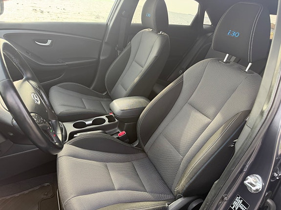 Hyundai i30 9 of 15