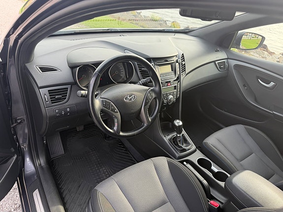 Hyundai i30 8 of 15