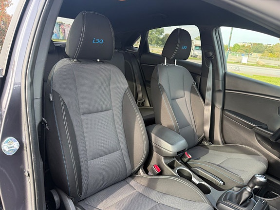 Hyundai i30 11 of 15