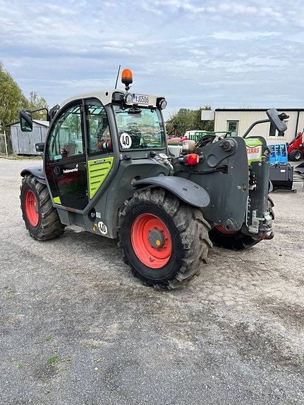 Claas Scorpion 7030 3 of 6