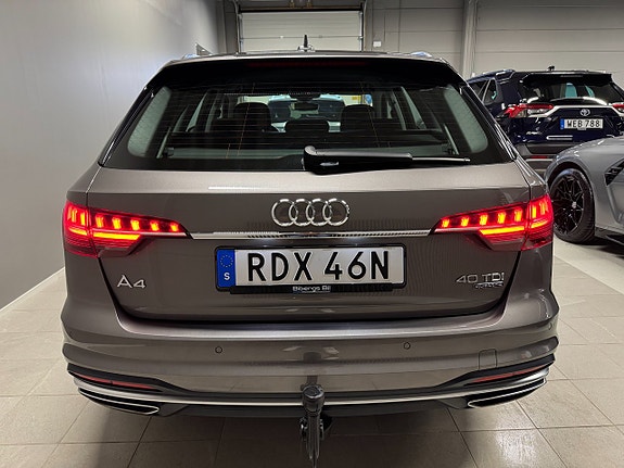 Audi A4 3 of 19