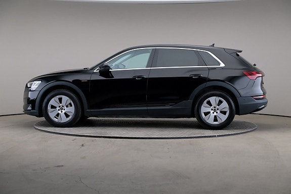 Audi e-tron 4 of 23