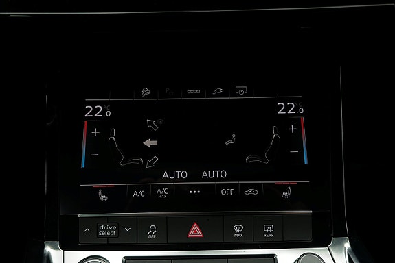 Audi e-tron 16 of 23