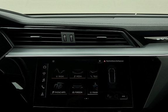 Audi e-tron 21 of 23