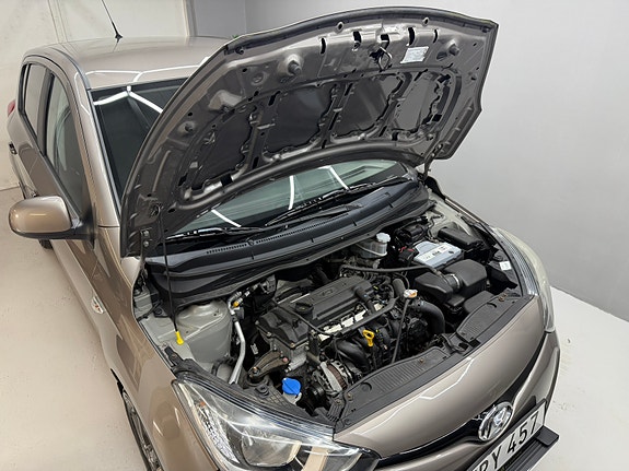 Hyundai i20 5 of 10