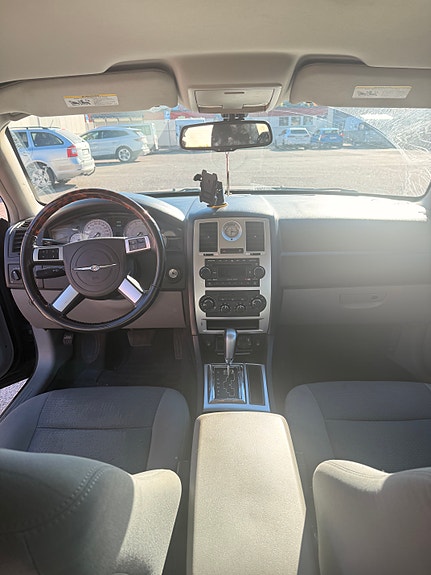 Chrysler 300C 6 of 7