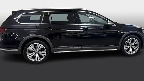 Volkswagen Passat Alltrack 4 of 7