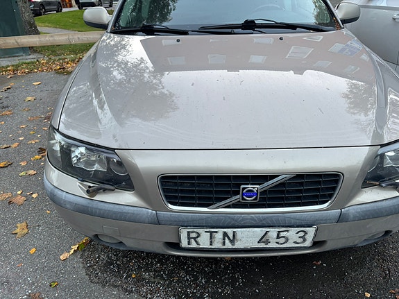 Volvo S60 4 of 6
