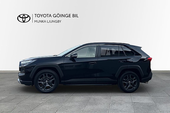 Toyota RAV4 4 of 14