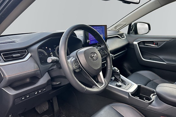 Toyota RAV4 10 of 14