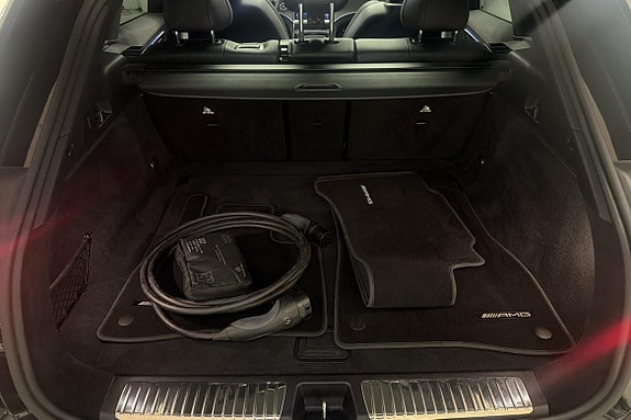 Mercedes-Benz EQE43 SUV 13 of 24