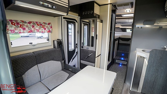 CI MAGIS 87 XT | Långbäddar | Automat | Face to face | AC x2 | KAMPANJ 7 of 21