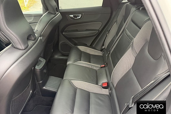 Volvo XC60 13 of 17