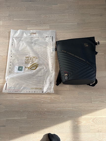Product image 1 of 2
