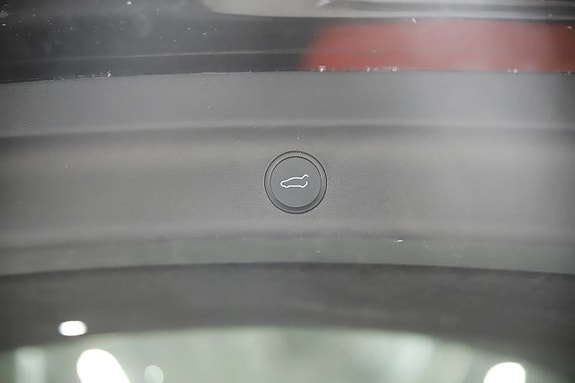 Tesla Model Y 10 of 12