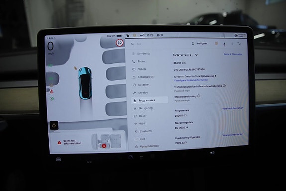 Tesla Model Y 7 of 12