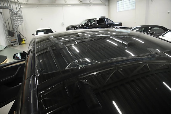 Tesla Model Y 11 of 12