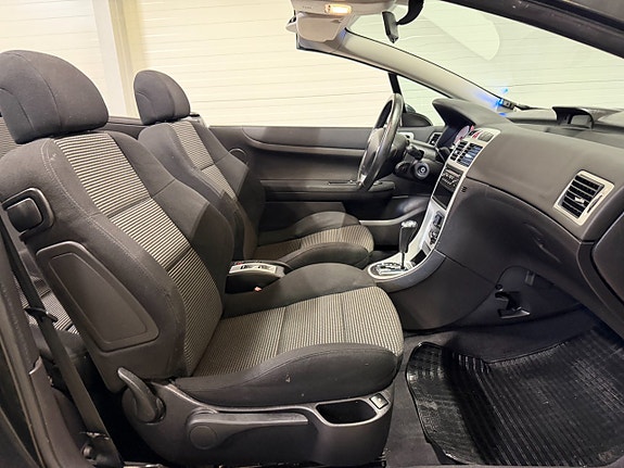 Peugeot 307 CC 12 of 18