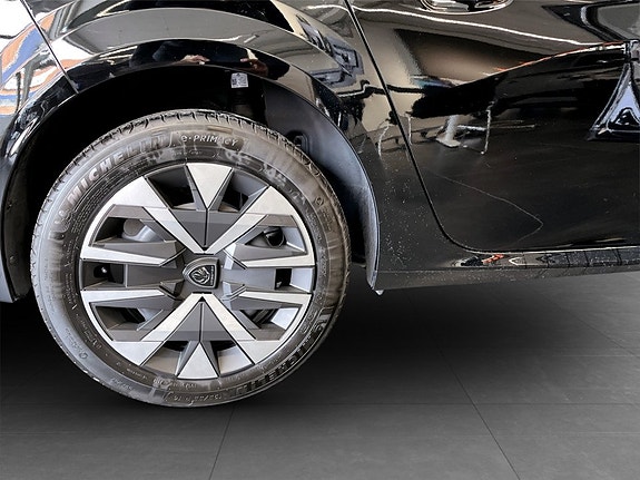 Peugeot 208 14 of 15