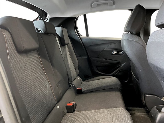 Peugeot 208 12 of 15