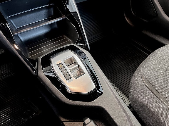 Peugeot 208 10 of 15