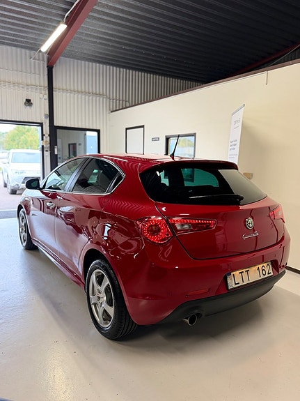 Alfa Romeo Giulietta 11 of 27