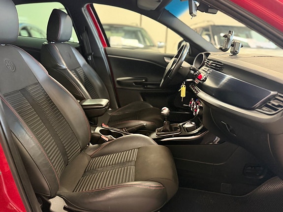 Alfa Romeo Giulietta 20 of 27