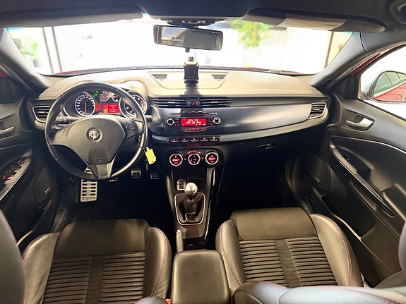 Alfa Romeo Giulietta 24 of 27