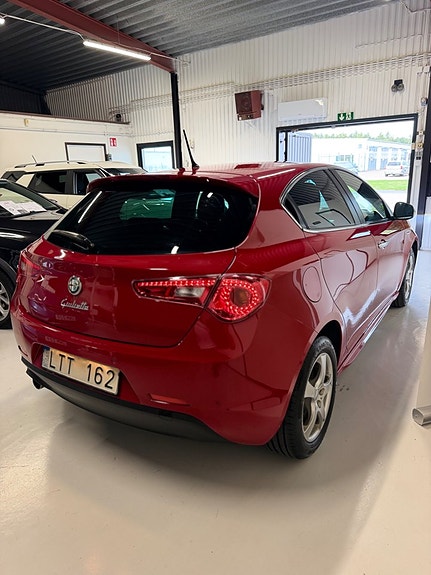 Alfa Romeo Giulietta 12 of 27