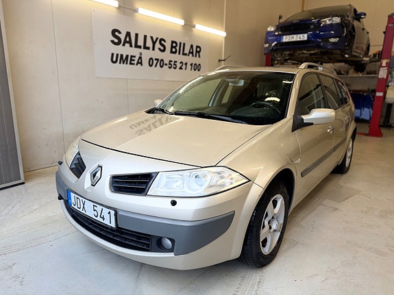Renault Megane 2 of 16