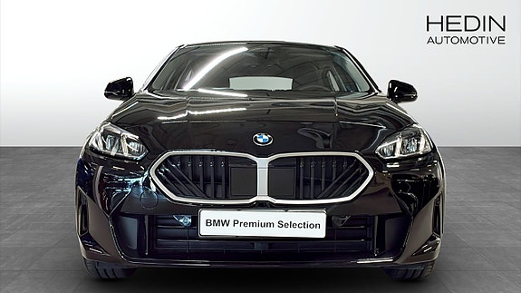 BMW 120 8 of 9
