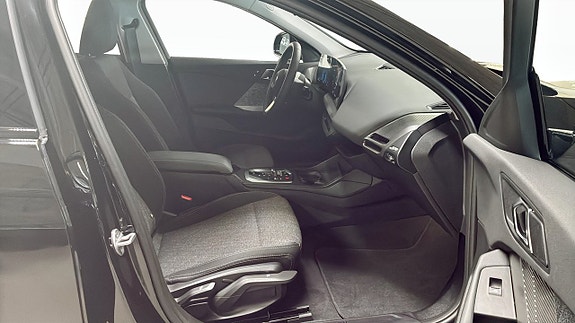 BMW 120 3 of 9