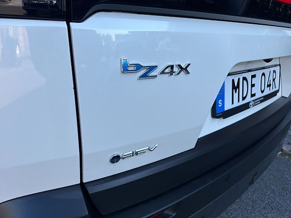 Toyota bZ4X 12 of 17