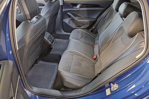 Volkswagen Passat 10 of 13