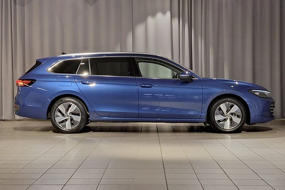 Volkswagen Passat 3 of 13