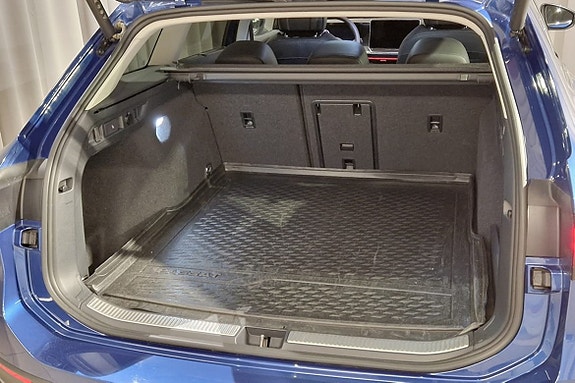 Volkswagen Passat 6 of 13