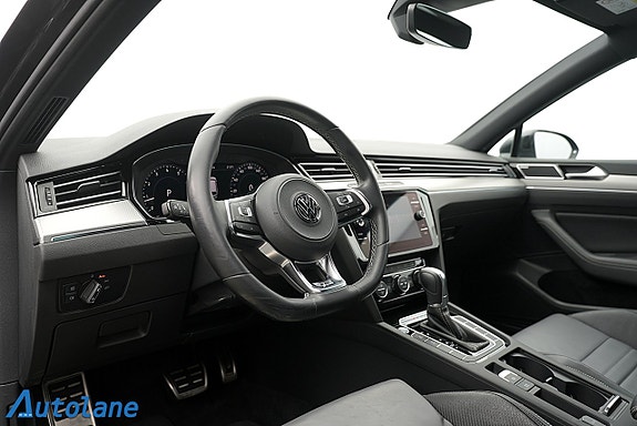 Volkswagen Passat 12 of 30
