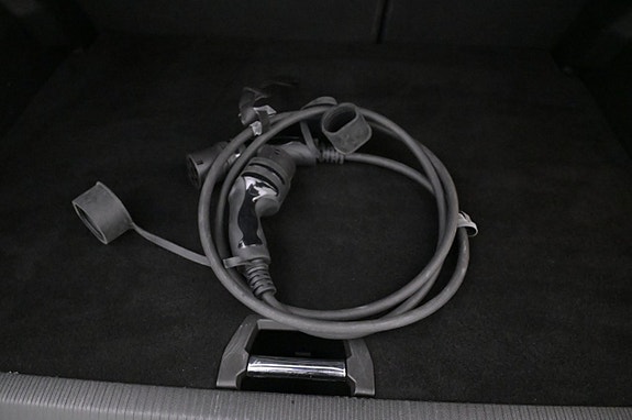 Peugeot e-2008 23 of 27