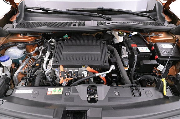 Peugeot e-2008 26 of 27